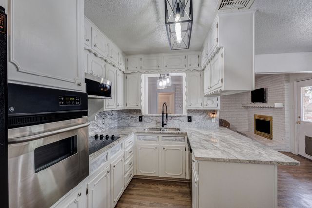 2304 Shady Brook Drive, Bedford, TX 76021