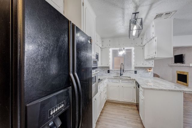 2304 Shady Brook Drive, Bedford, TX 76021