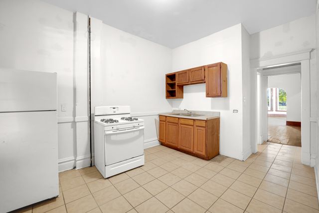 6045 S Peoria Street, Chicago, IL 60621