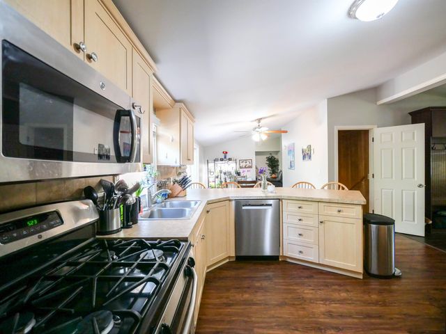 85 Sylvan Ridge Road, Winhall, VT 05340