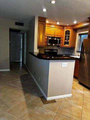 13 CHATHAM A, West Palm Beach, FL 33417