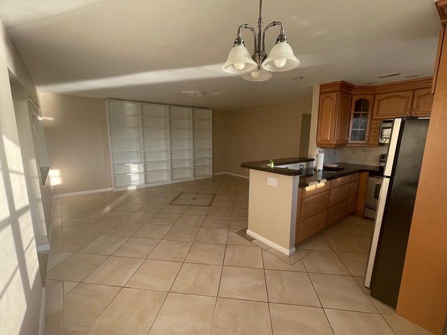 13 CHATHAM A, West Palm Beach, FL 33417