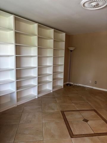 13 CHATHAM A, West Palm Beach, FL 33417