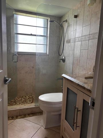 13 CHATHAM A, West Palm Beach, FL 33417