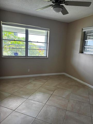 13 CHATHAM A, West Palm Beach, FL 33417