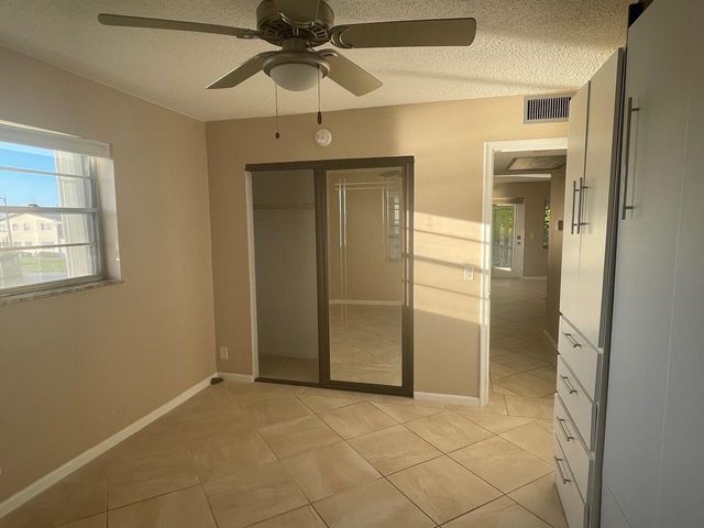 13 CHATHAM A, West Palm Beach, FL 33417