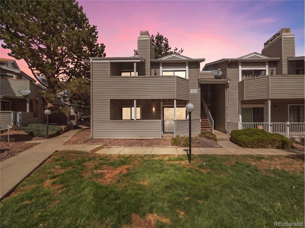923 S Zeno Way 104, Aurora, CO 80017