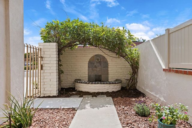 5 Iron Bark, Irvine, CA 92612
