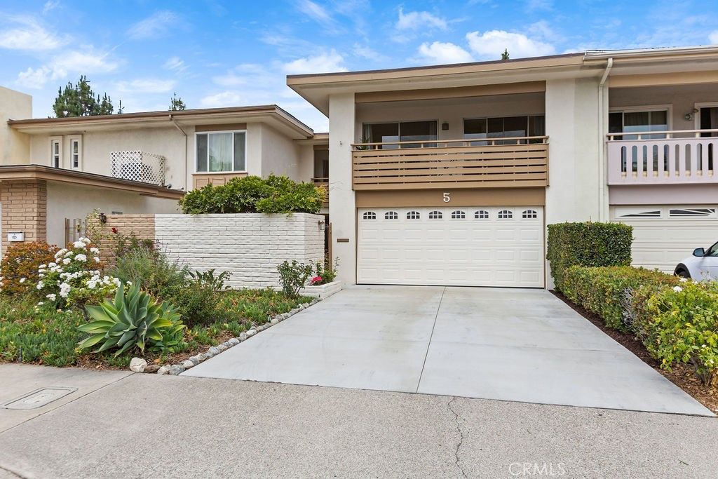 Image 8 of property listing at 5 Iron Bark, Irvine, CA 92612