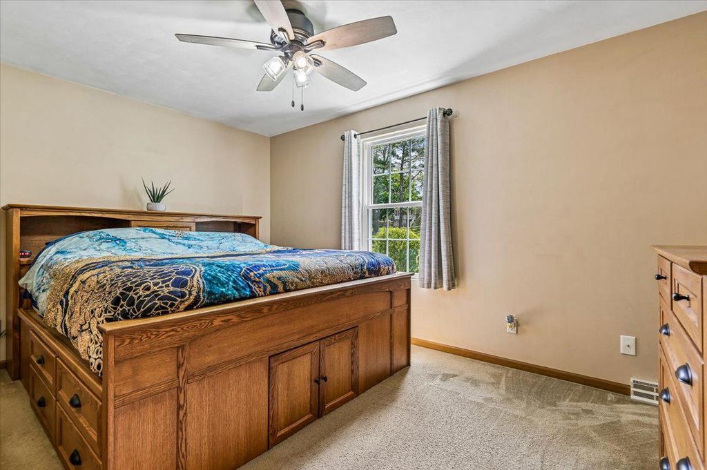 Image 18 of property listing at 2813 BROUGHAM CT, Manchester, MD 21102