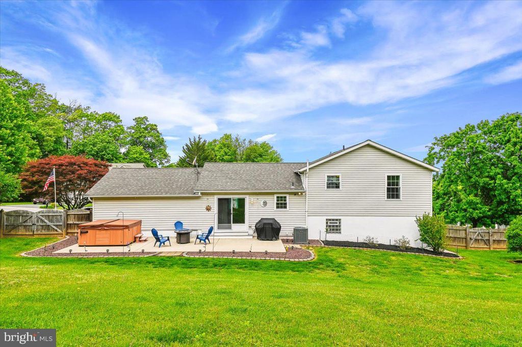 Image 36 of property listing at 2813 BROUGHAM CT, Manchester, MD 21102