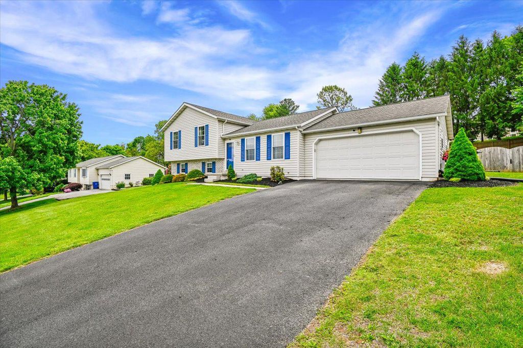 Image 52 of property listing at 2813 BROUGHAM CT, Manchester, MD 21102