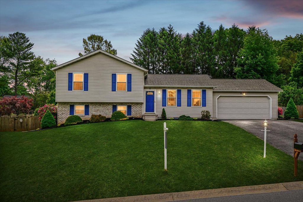 Image 57 of property listing at 2813 BROUGHAM CT, Manchester, MD 21102