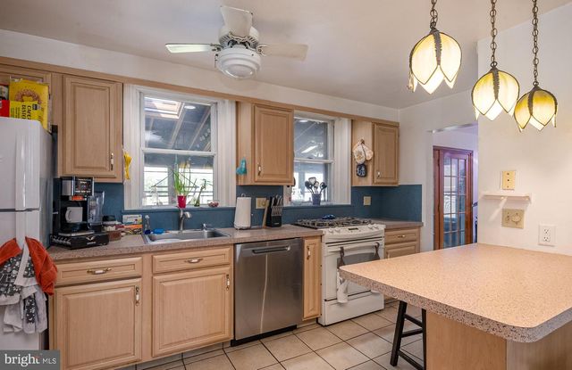 1925 E FAIRMONT ST, Allentown, PA 18109
