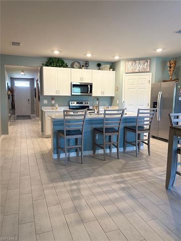 20352 Camino Torcido LOOP, North Fort Myers, FL 33917