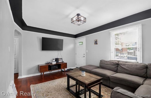 631 Nightingale Street, Dearborn, MI 48128