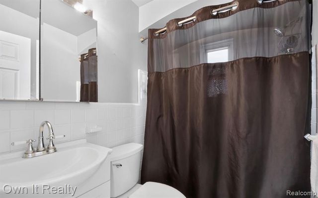 631 Nightingale Street, Dearborn, MI 48128