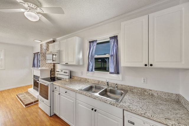 781 Ardmore Hwy, Taft, TN 38488