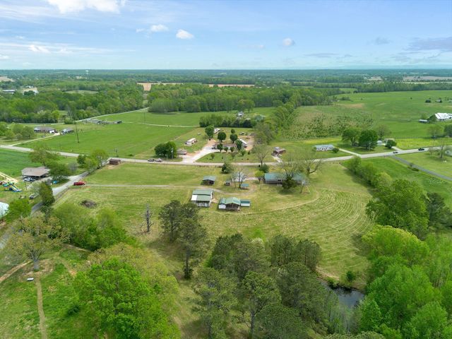781 Ardmore Hwy, Taft, TN 38488
