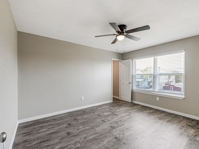 316 Spurlock Drive, Krum, TX 76249