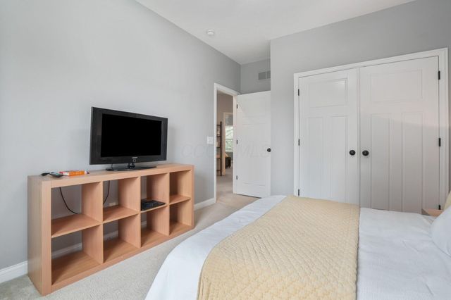 9351 Burnett Lane, Dublin, OH 43017