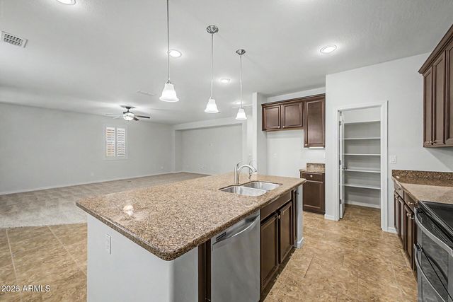 1447 E WARBLER Road, Gilbert, AZ 85297