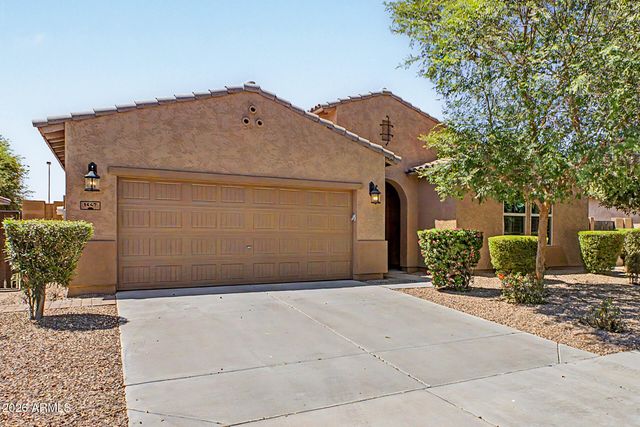 1447 E WARBLER Road, Gilbert, AZ 85297