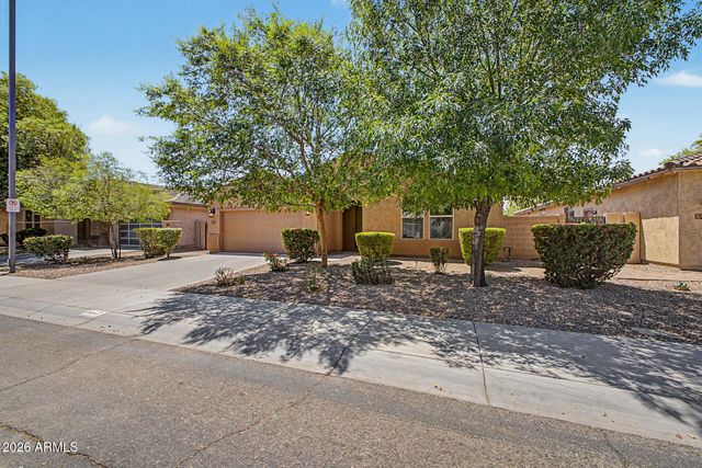 1447 E WARBLER Road, Gilbert, AZ 85297