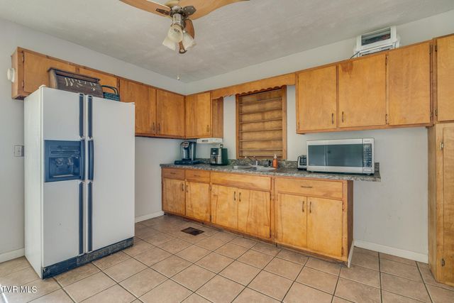 462 Red Cedar Branch Road, Kingsport, TN 37664