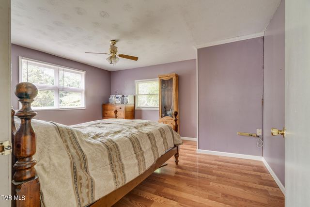 462 Red Cedar Branch Road, Kingsport, TN 37664