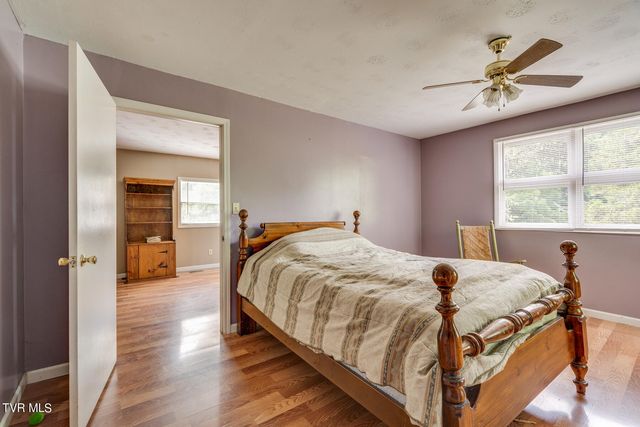 462 Red Cedar Branch Road, Kingsport, TN 37664