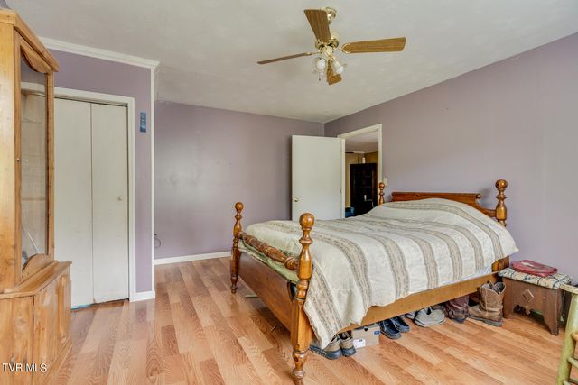 462 Red Cedar Branch Road, Kingsport, TN 37664