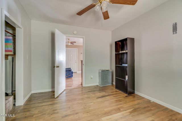 462 Red Cedar Branch Road, Kingsport, TN 37664