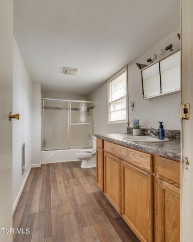462 Red Cedar Branch Road, Kingsport, TN 37664