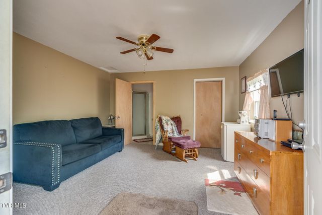 462 Red Cedar Branch Road, Kingsport, TN 37664