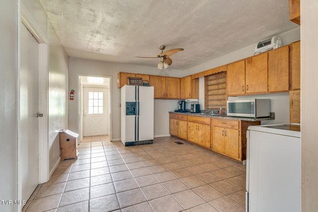 462 Red Cedar Branch Road, Kingsport, TN 37664