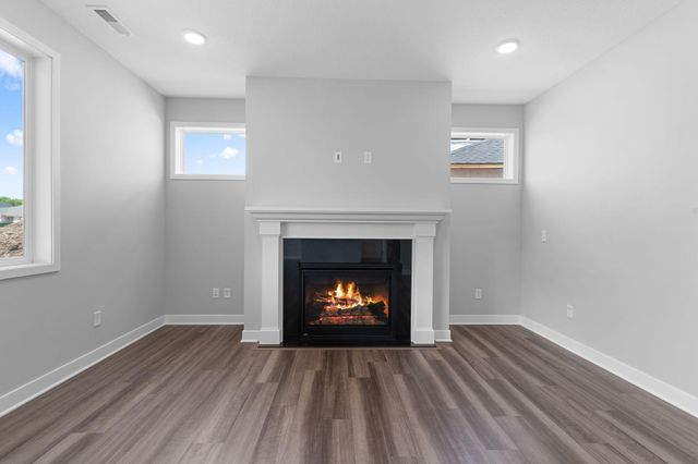 386 Laurel Place, River Falls, WI 54022