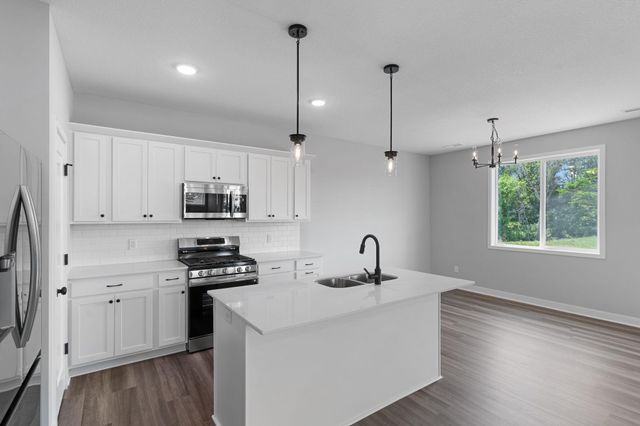 386 Laurel Place, River Falls, WI 54022