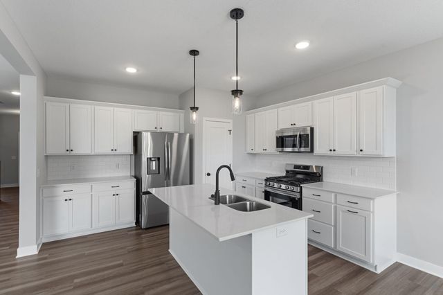 386 Laurel Place, River Falls, WI 54022