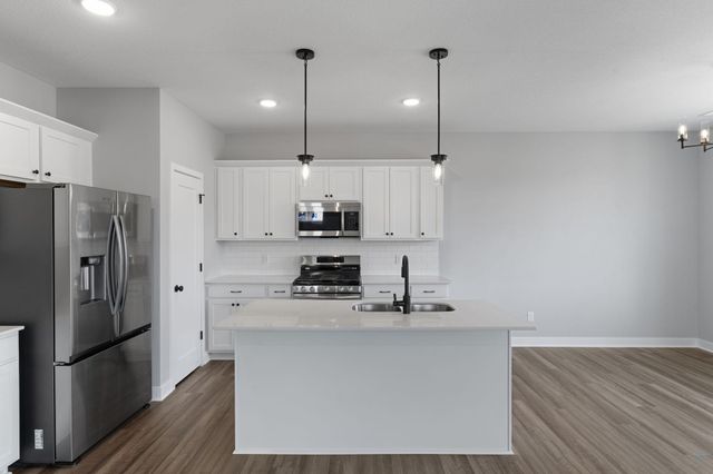 386 Laurel Place, River Falls, WI 54022