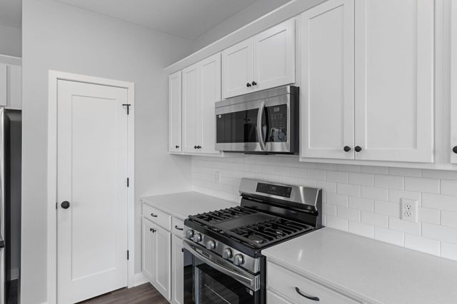 386 Laurel Place, River Falls, WI 54022