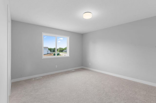 386 Laurel Place, River Falls, WI 54022