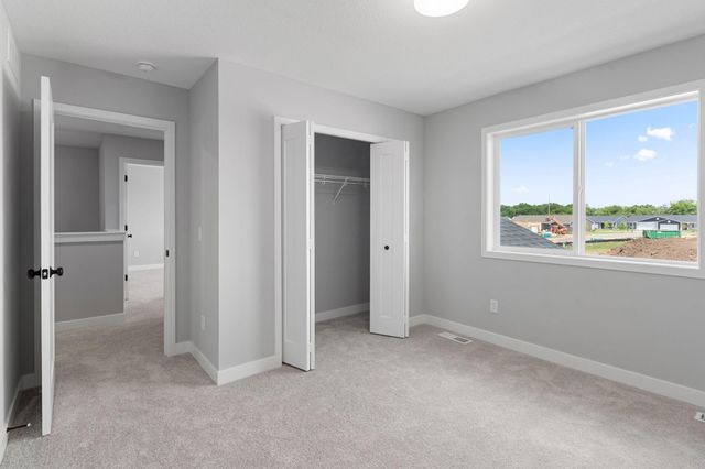 386 Laurel Place, River Falls, WI 54022