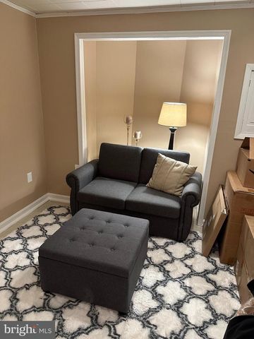 33 GREENRIDGE CIR, Newtown, PA 18940