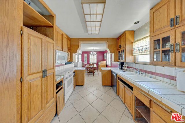 656 E Kirkwall Road, Glendora, CA 91740