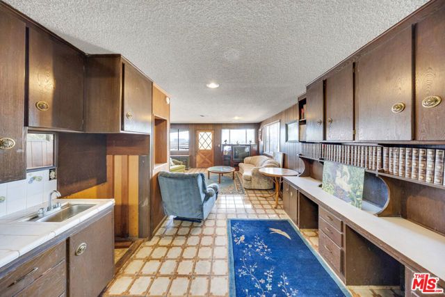 656 E Kirkwall Road, Glendora, CA 91740