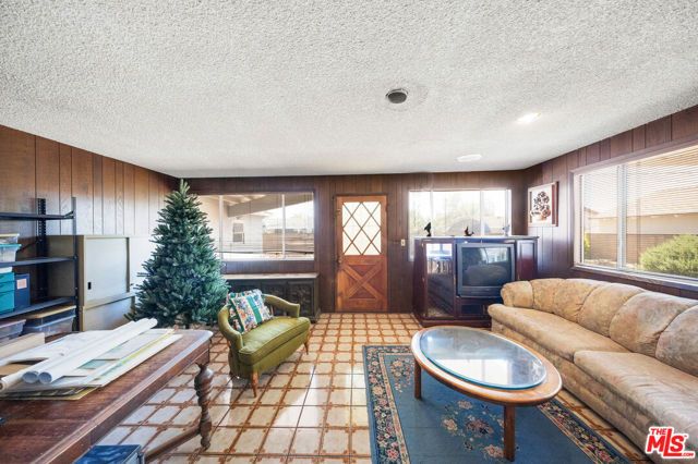 656 E Kirkwall Road, Glendora, CA 91740