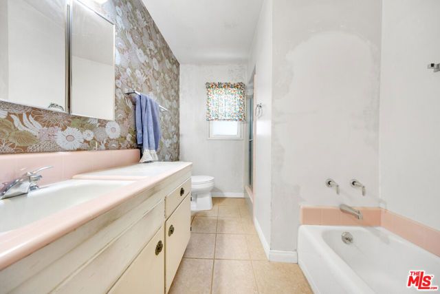 656 E Kirkwall Road, Glendora, CA 91740