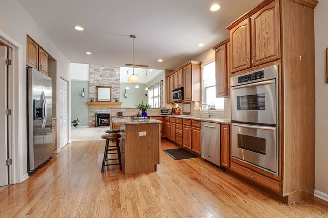 325 CEDAR RIDGE Drive, Lake Villa, IL 60046