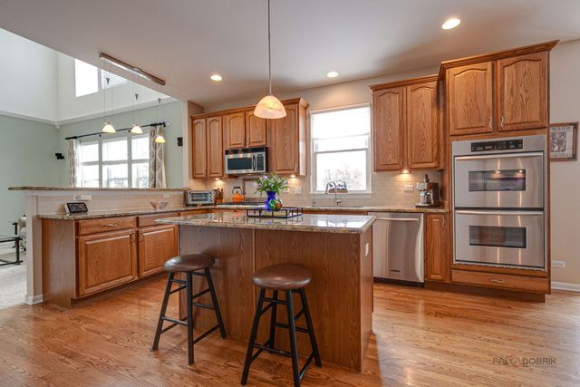 325 CEDAR RIDGE Drive, Lake Villa, IL 60046